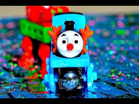 Santa's Little Helper - Thomas The Tank Engine And Friends - Wooden Railway Toy Train Railway Review