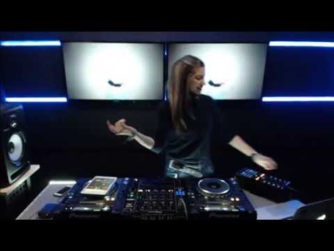 Sonya - Live @ Radio Intense 08.04.2015