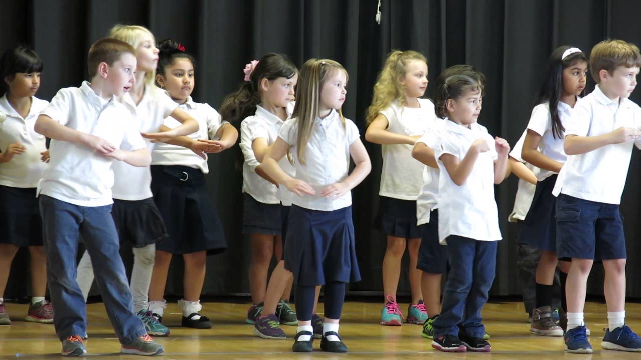 Giada's Kindergarten Dance Performance - YouTube
