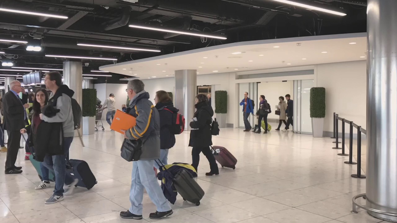He arrived at the airport. Arrival Terminal аэропорт. Аэропорт Дублин. Аэропорт Дублина фото. Аэропорт Дублина изнутри.