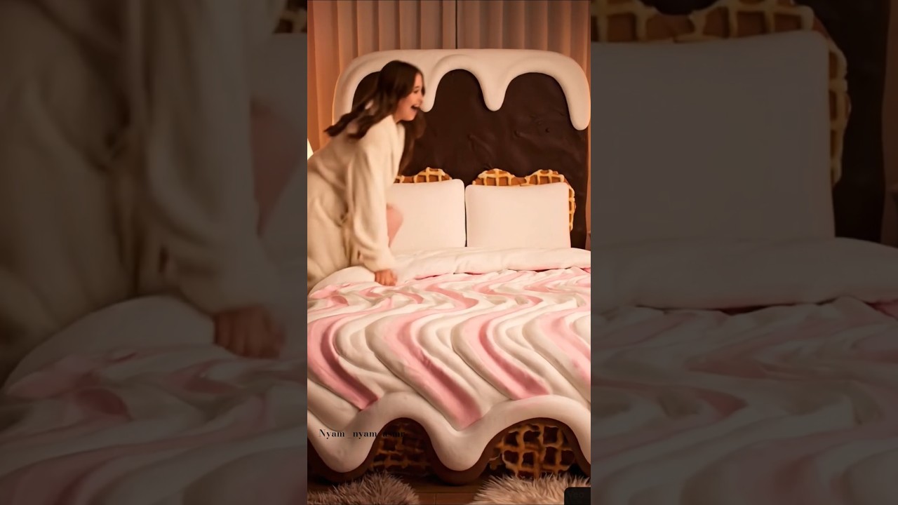 Very cosy bed🐱🥰