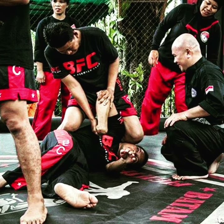 Pukulan Patikaman Silat Kuntau Borneo Indonesia