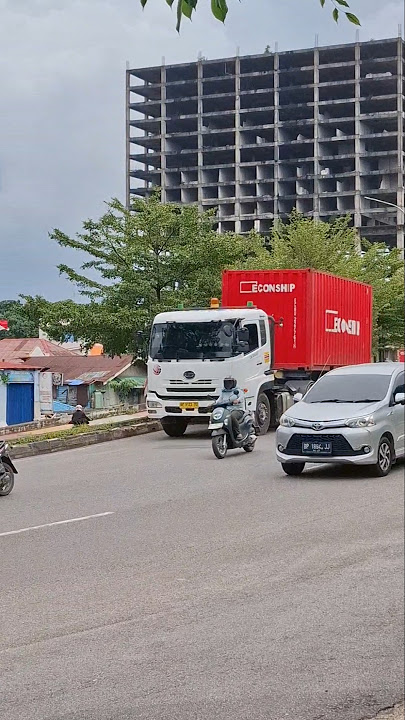 Truck Container UD Quester #truck #truk #udquester #quester #trukcontainer #shorts #video