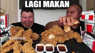 Lagi Makan...