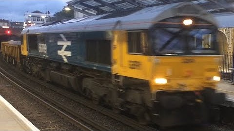 British Rail 66789 Passing Gravesend With JNA Network Rail Ballast Wagons 10/10/20