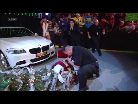 Alberto Del Rio accidentally hits Santa Claus with his car: Raw, Dec. 24, 2012