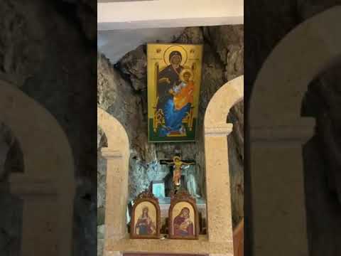 Εύβοια: Το εκκλησάκι της Αγίας Κυριακής στα Καμπιά