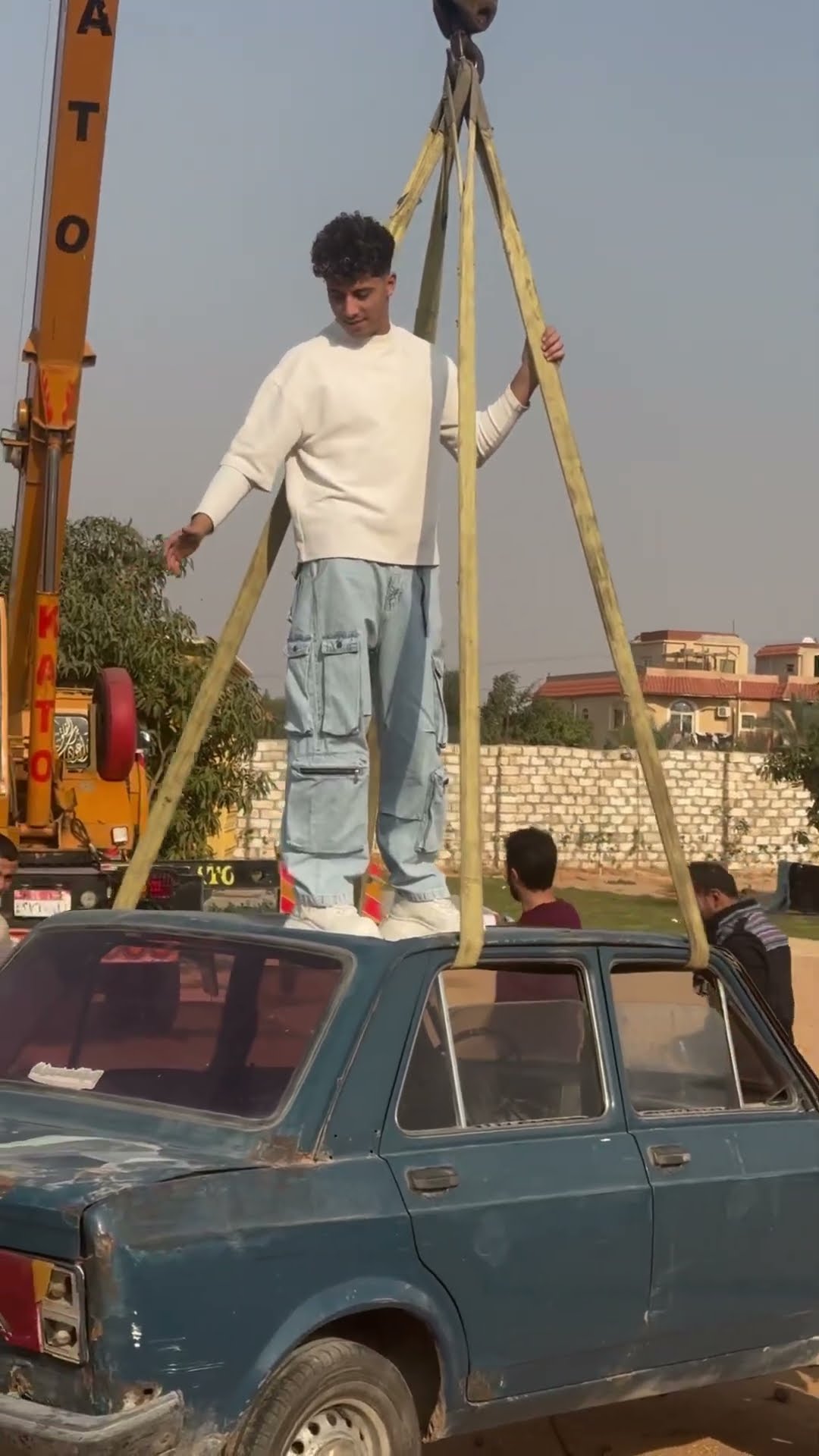 دغدغت عربيه جدو من الدور الخامس ??