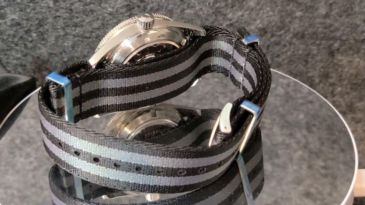 オメガ シーマスター 300 007 スペクター 233.32.41.21.01.001