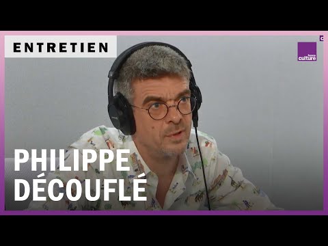 Vidéo: Transport de troupes blindé soviétique 152-BTR : spécifications