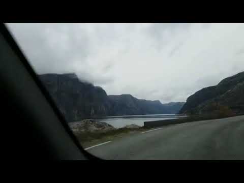 هوا القرآن يعلو ولا يعلى عليه ذكر وموعظة ونور 