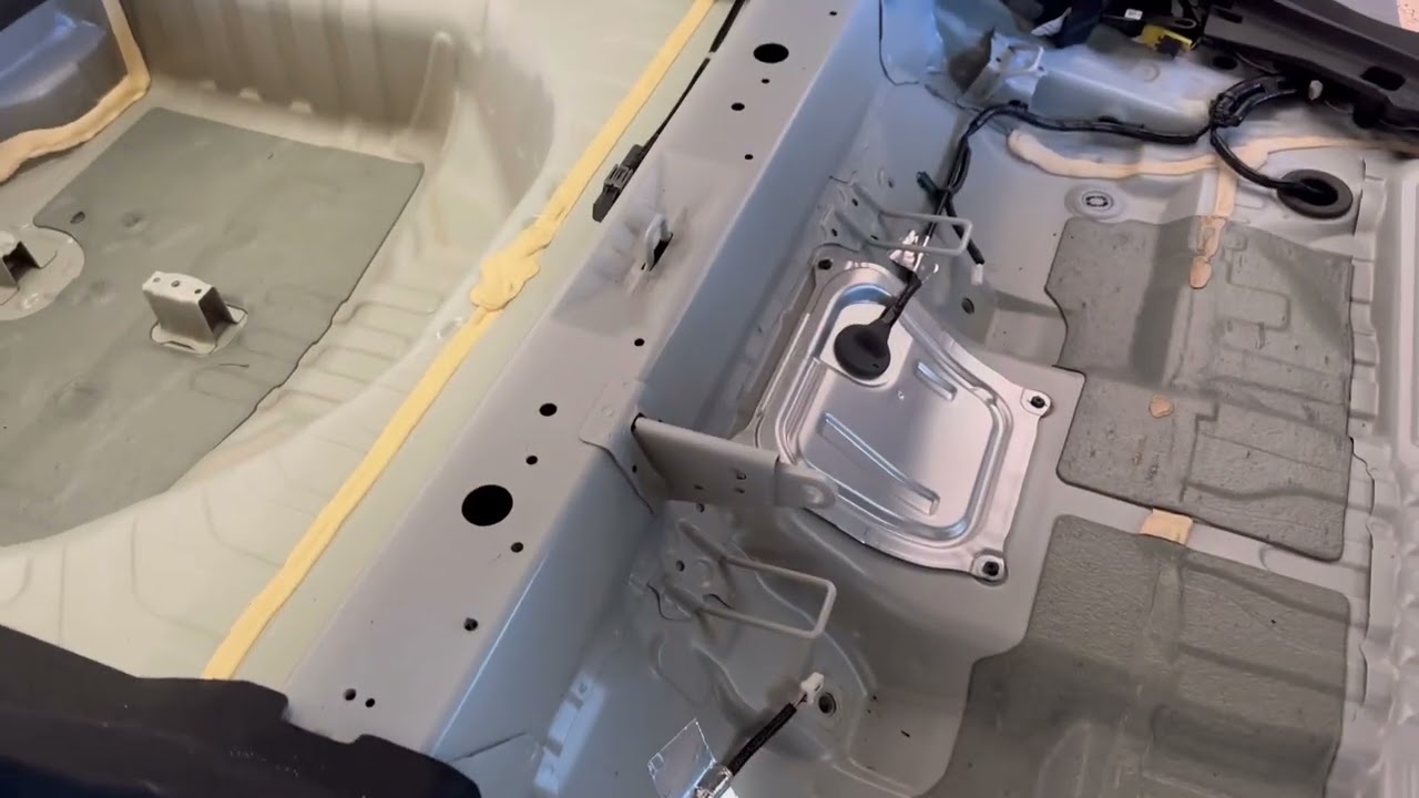 More interior delete in our 22 Civic hatchback. What’s the back seats weigh?