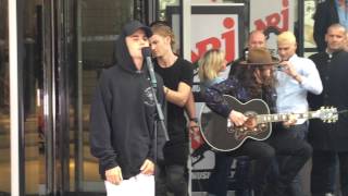 Boyfriend - LIVE ACOUSTIC - Justin Bieber @ Paris NRJ