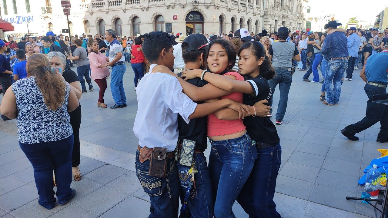 Estos chicos... Son tremendos para el baile!!! 💃 🎵 🕺