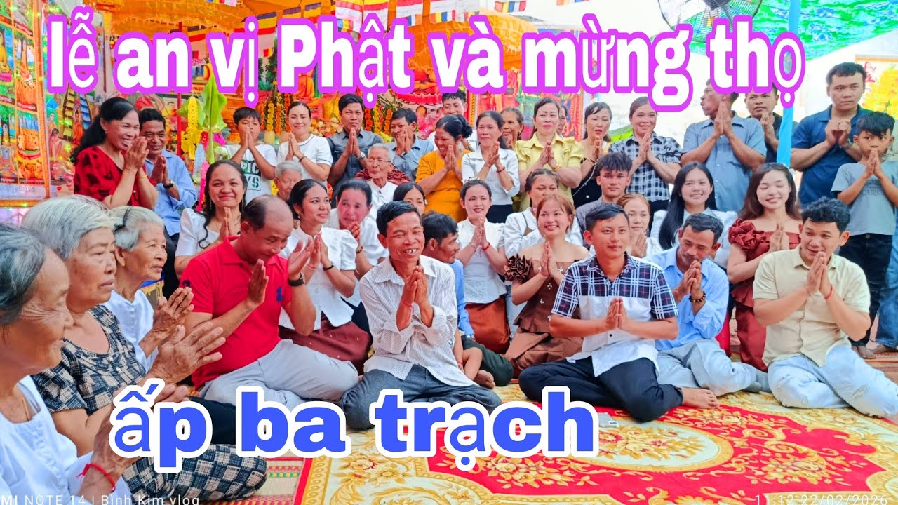 Tiếp đón khách lễ an vị Phật và mừng thọ ấp ba trạch 