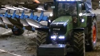 Fendt Tractor vs Fastrac | RC Traktoren 1:8 | Tractors Ploughing | Tractor Plowing