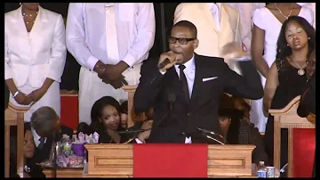 HD! R. Kelly Sings 'I Look to You' at Whitney Houston's Funeral