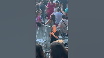 Gebarentolk voor dove fans bij Taylor Swift