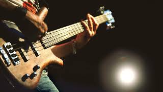 Queen - The Hitman (Bass Backing Track)