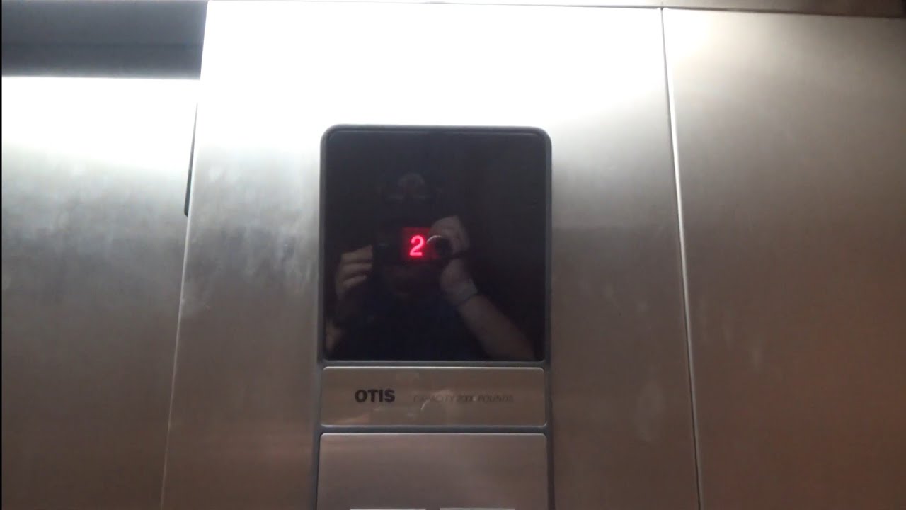 Otis Hydraulic Elevator Two Main Plaza Tulsa, OK YouTube