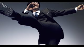 松坂桃李がスーツで飛ぶ／AOKI新TV CM「とことん動ける」篇（15秒）