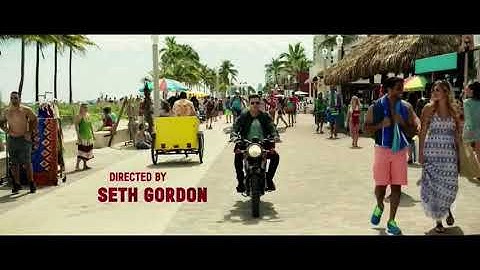 Matt Brody (Zac Efron) introduces to bay watch