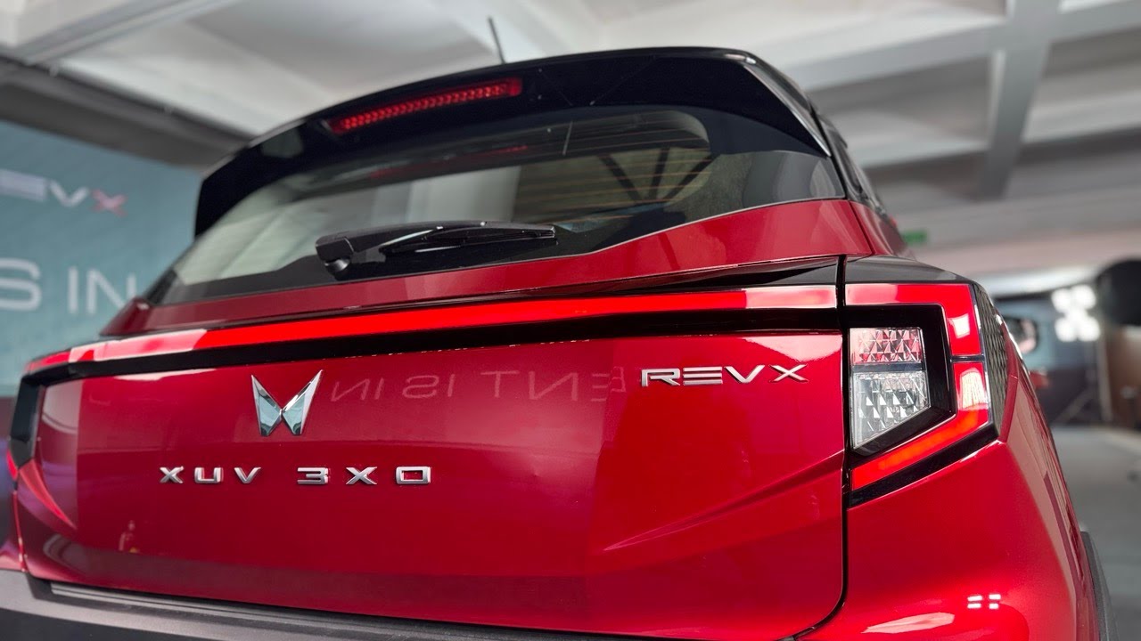 Mahindra XUV 3XO REVX Variants - More Features, Less Price - YouTube
