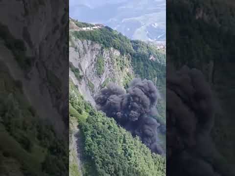 В грузинском Гудаури разбился спасательный вертолет