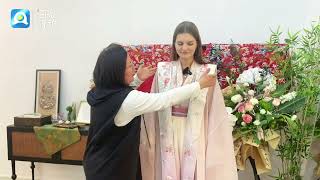 Foreign Students Wearing Hanfu to Experience Chinese Style Romance
