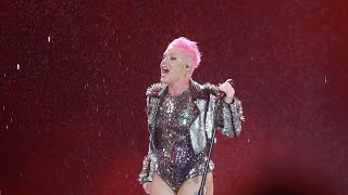 Pink’s on-stage blunder in Melbourne sends fans into hysterics