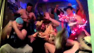 Harlem Shake (DORM ROOM EDITION) *MUST WATCH*
