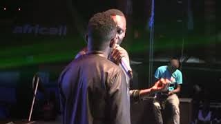 Pastor Bugembe performs at Wooloolo concert