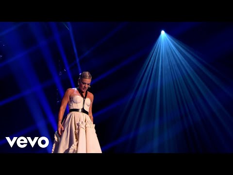 P!NK - TRUSTFALL (Live on The Graham Norton Show) ft. Yoann Bourgeois