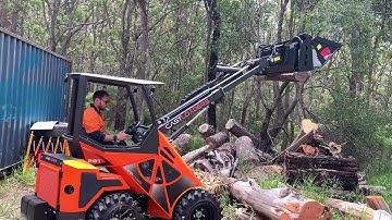 The TOUGHEST Mini Loader in Australia : Cast Loaders #shorts