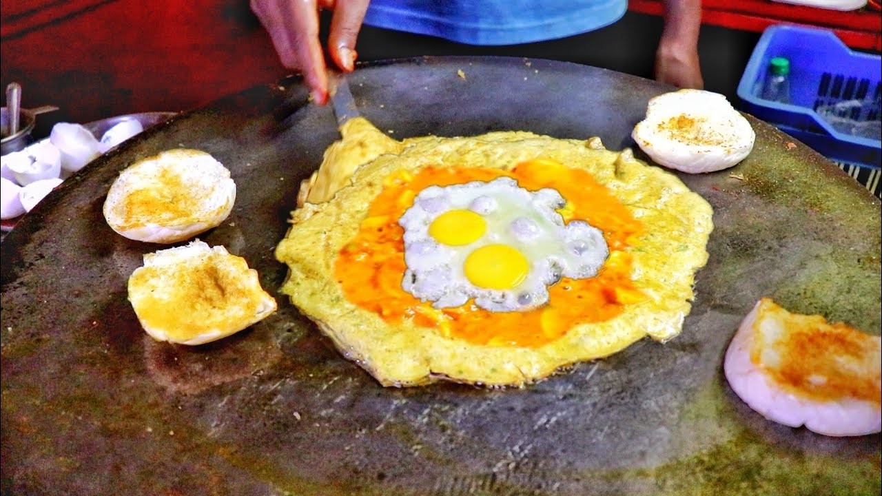 Roadside Randomly Prepared Three Layer Egg Dish | Delicious Egg Dish | Indian Street Food | Street Food Fantasy