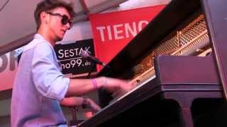 Video thumbnail of "Luca Sestak - Joogie Wazz (Live)"