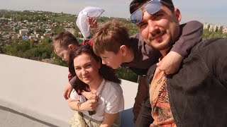 ВЛОГ: ПАРК ПОБЕДЫ САРАТОВ/ ЕДЕМ В АЭРОПОРТ/ ГРИША ОСТАЛСЯ БЕЗ КРОССОВКА🤷‍♀️