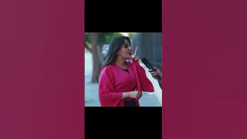 عارفه الدنيا في كفه وانت في كفه 