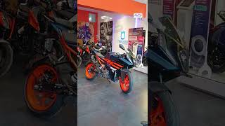 KTM RC200 – Aggressive Styling with Powerful Performance