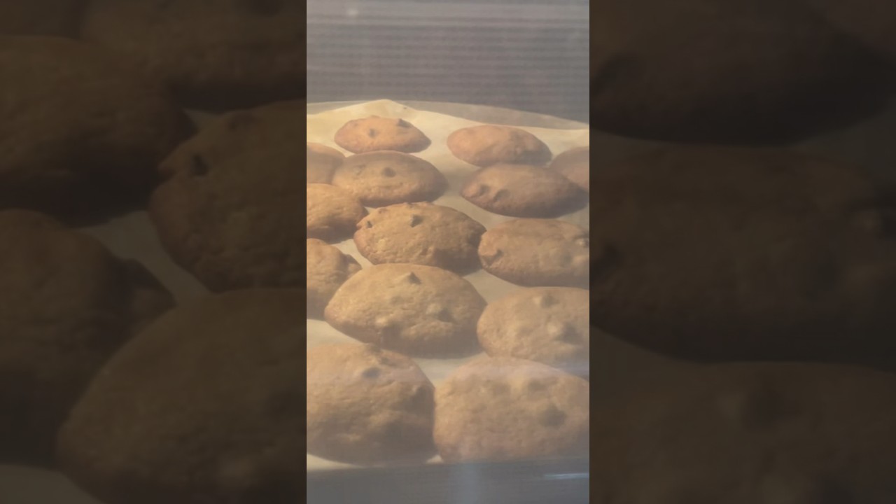 Chocolate chip cookie 🍪 