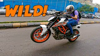 THE KTM DUKE 390 IS WILD | WHEELIES | RC 390 VS DUKE 390