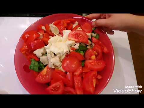 Videó: Csirke Filé Saláta Zöldségekkel