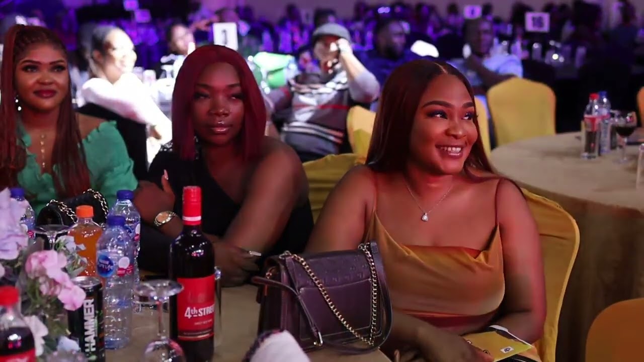 LISTEN TO WHAT MC DANFO SAID ABOUT NIGERIA GIRLS 😆 🤣 AKPORORO VS AKPORORO LAGOS