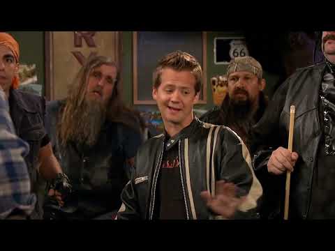 Rudy's Bar fight | Kickin it [1080p]