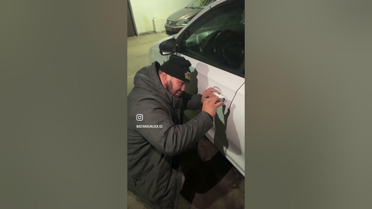 Школьники вскрыли машину