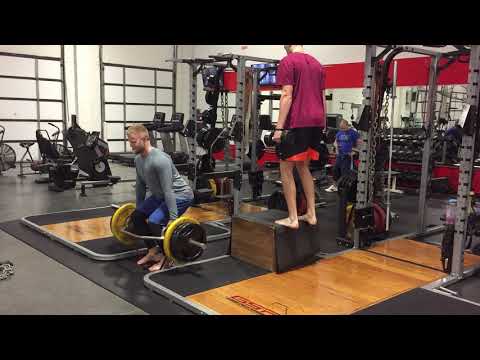 improve-your-vertical-jump-!!!-eccentric-isometrics-trap-bar-deadlift-squat-and-box-jump-series