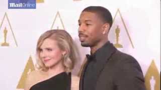 Kristen Bell Flashes Midriff At Pre Oscars Ceremony In La