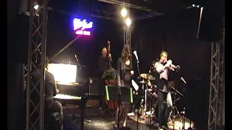 Oh! Look at me now - Laura Vassallo Quartet ft. Al...
