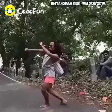 Orang gila mah bebas😂😂