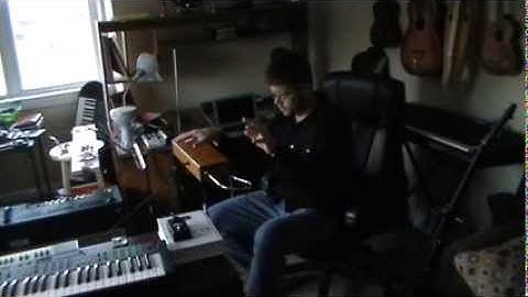 Moog Theremin as a Midi Controller for SampleMoog